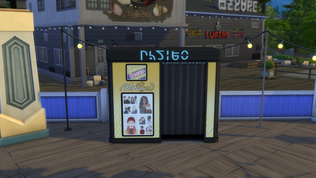 Photo booth WooHoo location on the pier in The Sims 4